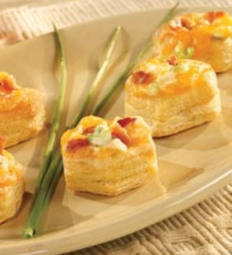 baconos és cheddar sajtos falatkák