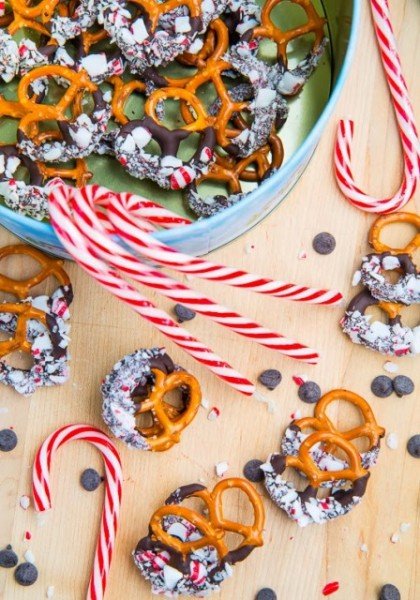 sós perecek-csokoládé és borsmenta cukorkába mártva