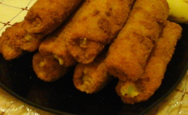 sajttal – sárgarépával töltött sonka tekercsek rántva