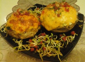 kapros-fokhagymás-túróval-krémsajttal töltött gomba