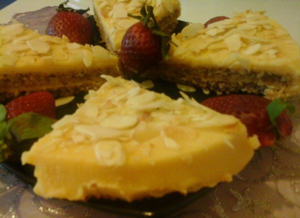 svéd mandulatorta IKEA eperrel