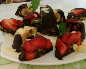 csokoládés epres -banános muffin kockák