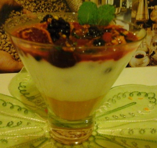 mangós-joghurtos kehely narancsos-bazsalikomos erdei gyümölccsel