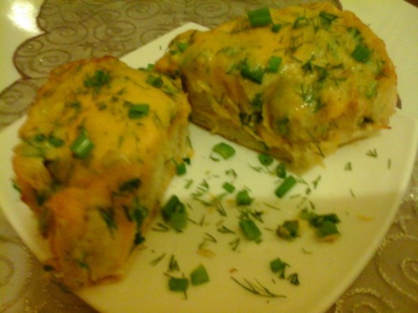 ropogósra sült fűszeres cheddar sajtos baguette