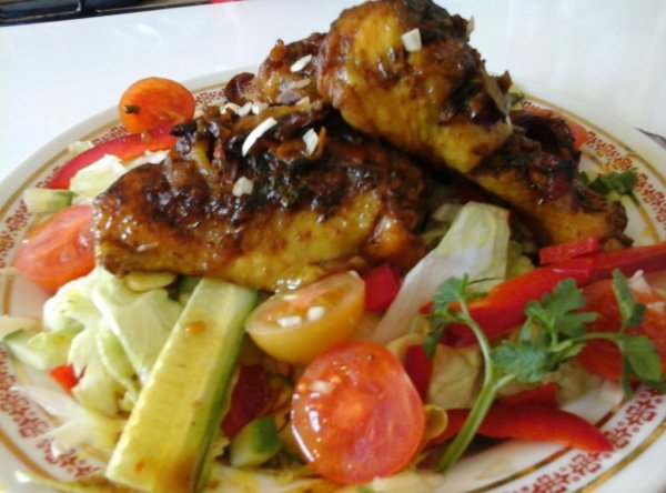 thai barbecue currys sült csirke-salátával