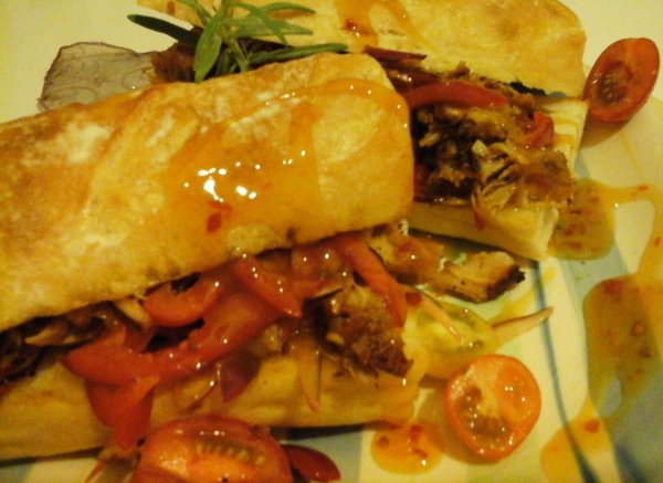 BBQ sertés sült húsos szendvics3