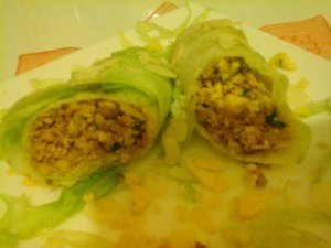 Fűszeres csirkés-tojásos burrito salátával6