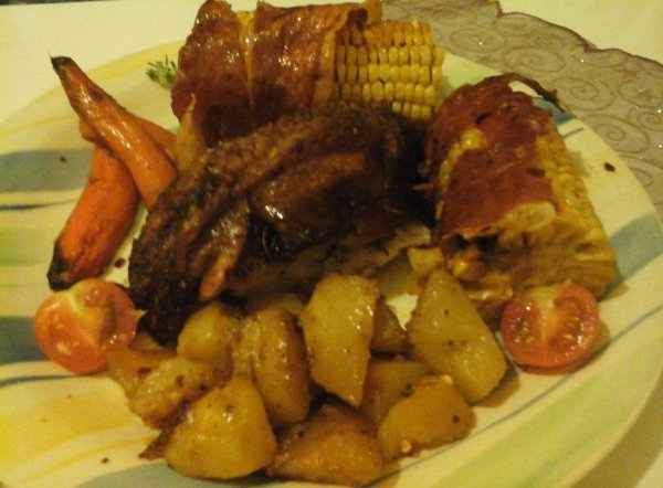 Fűszeres ropogós sertéssült-baconba tekert sült kukoricával3