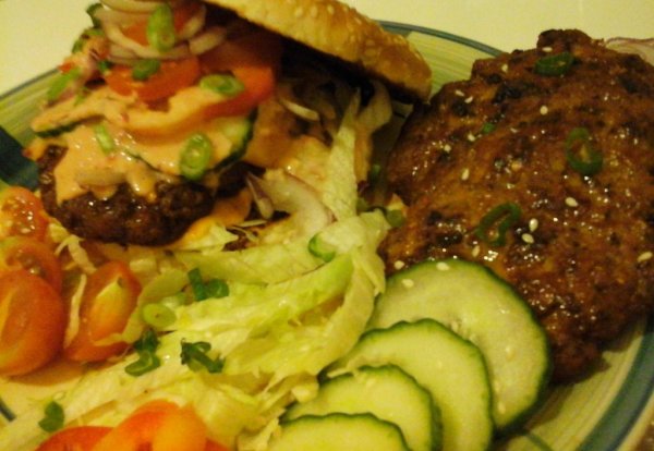 Jamaikai pikáns dupla sajtos hamburger2