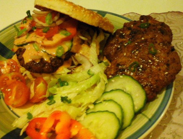 Jamaikai pikáns dupla sajtos hamburger3