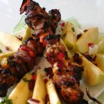 Mentás-citromos saslik-almás-uborka salátával1