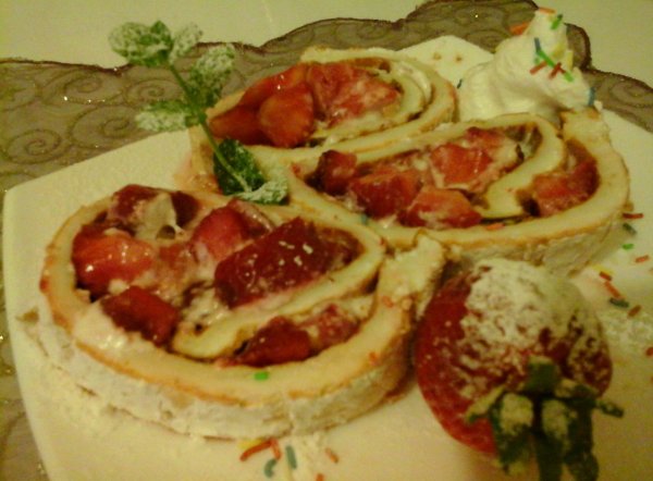 Tojáshab tekercs tejszínes eperrel4