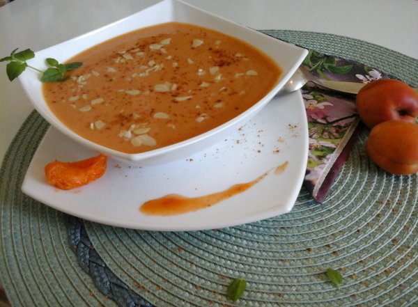 Klarissza hideg sárgabarack krémlevese1