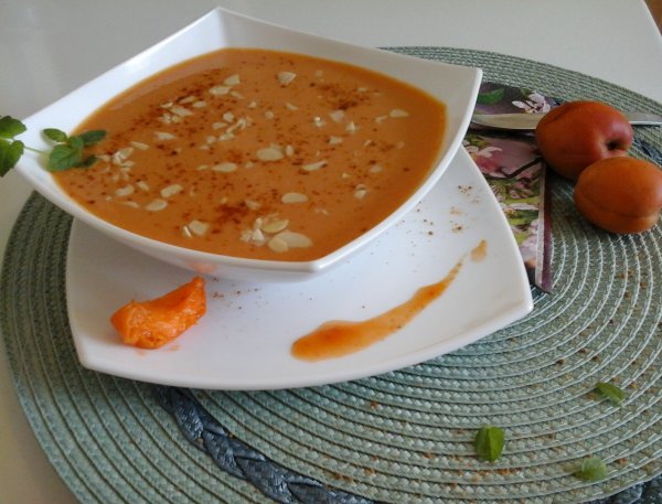 Klarissza hideg sárgabarack krémlevese2