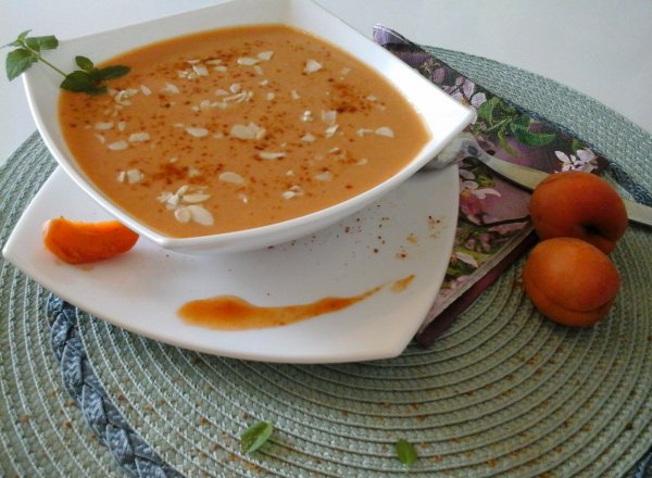 Klarissza hideg sárgabarack krémlevese3