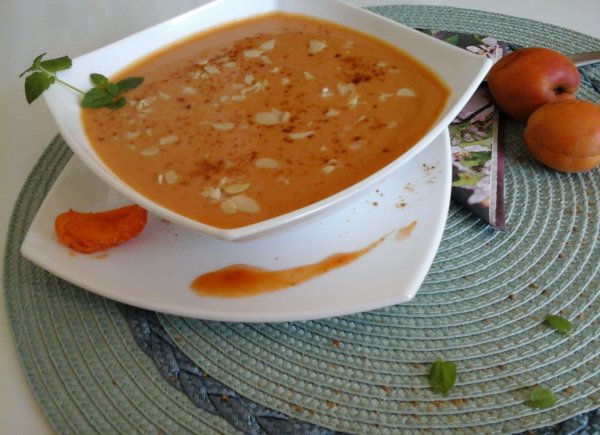 Klarissza hideg sárgabarack krémlevese6