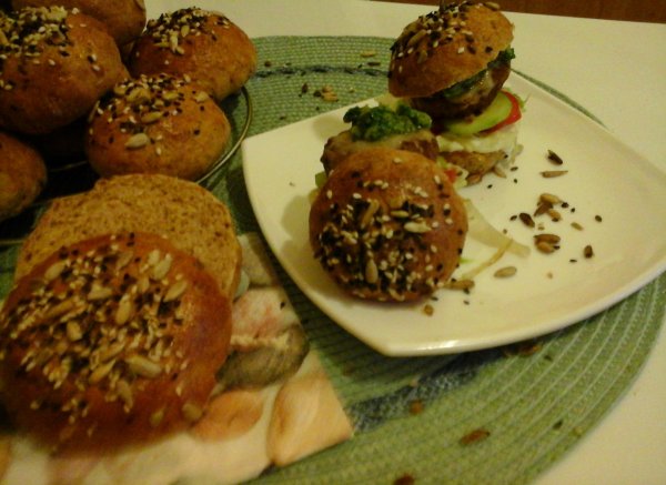 Klarissza pulyka burgere-mandulás pestos szósszal és fetás-tejszínes krémmel6