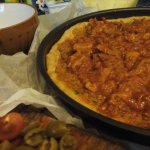 Mexikói taco húsos dupla sajtos teljeskiörlésű pizza előkészület húsos feltét3