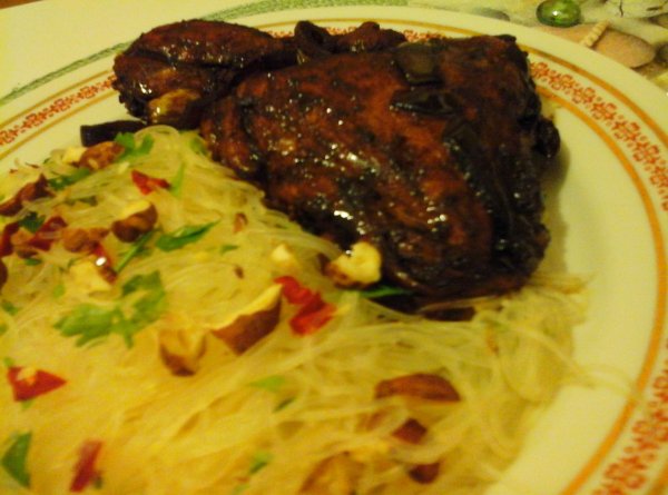 karamellizált csirke  fűszeres rizstésztával16