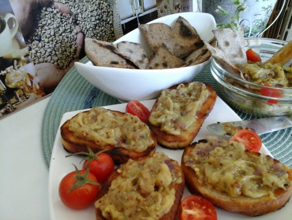 pikáns padlizsánkrém teljeskiörlésű tortilla chipessel - pirítóssal20