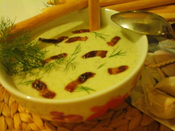 Joghurtos-avokádós-kapros uborkaleves grassinivel10