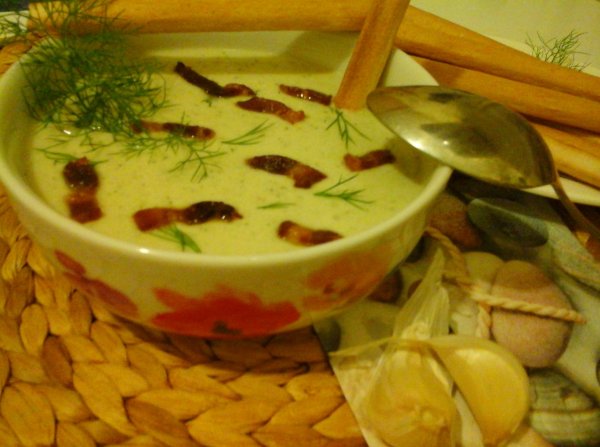 Joghurtos-avokádós-kapros uborkaleves grassinivel9