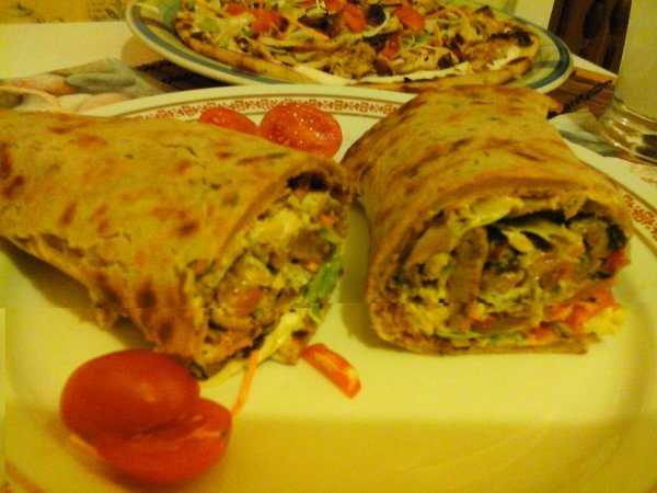 Rozmaringos pikáns sült csirkével töltött-tökmagos wellness lepénykenyér4