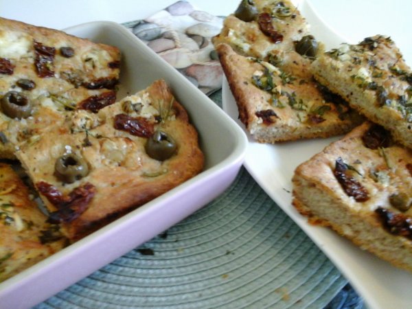 Teljeskiörlésű Olivás-Kéksajtos Focaccia4