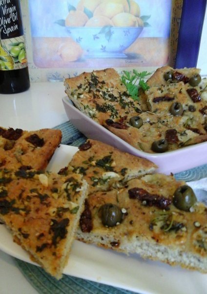 Teljeskiörlésű Olivás-Kéksajtos Focaccia6