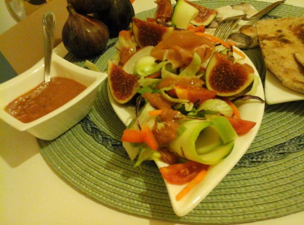 Fügés balzsamecetes vinaigrette saláta-indiai lepény kenyérrel1