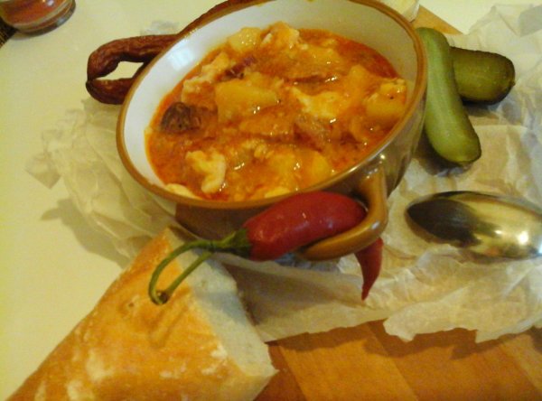 Fűszeres-kolbászos paprikás krumpli gazdagon25