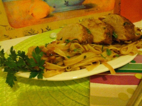 Jamaicai mediterrán szűzpecsenye szószos petrezselymes tésztával1