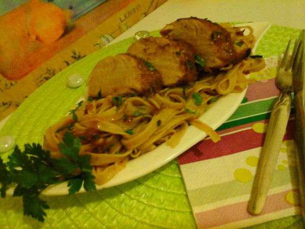 Jamaicai mediterrán szűzpecsenye szószos petrezselymes tésztával2