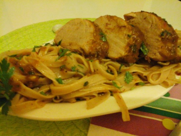 Jamaicai mediterrán szűzpecsenye szószos petrezselymes tésztával4