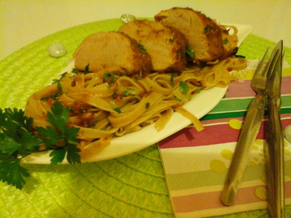 Jamaicai mediterrán szűzpecsenye szószos petrezselymes tésztával5