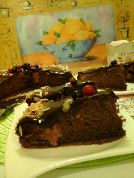 Málnás-csokoládés torta-pirított mandulával