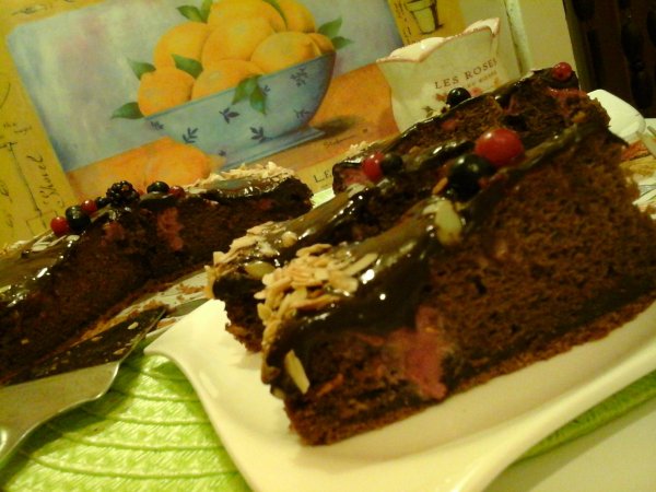 Málnás-csokoládés torta pirított mandulával26