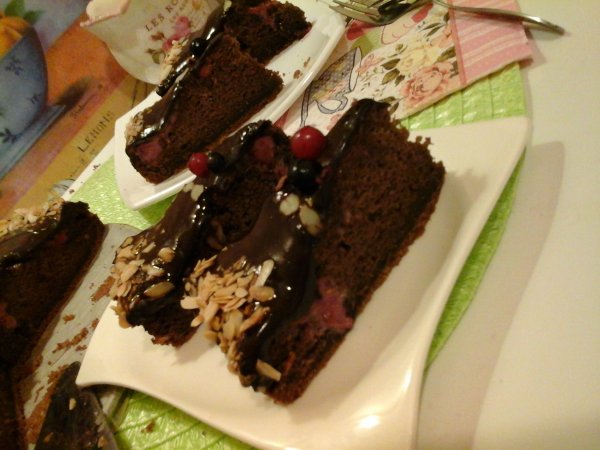 Málnás-csokoládés torta pirított mandulával39