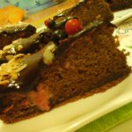 Málnás-csokoládés torta pirított mandulával46