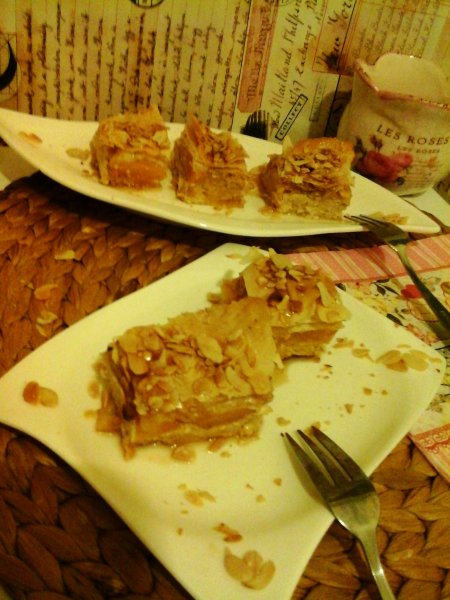 Túrós-barackos rétes juharsziruppal és pirított mandulával4