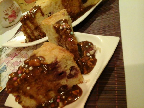 Vaníliás-meggyes rizstorta-mogyorós snickerssel28