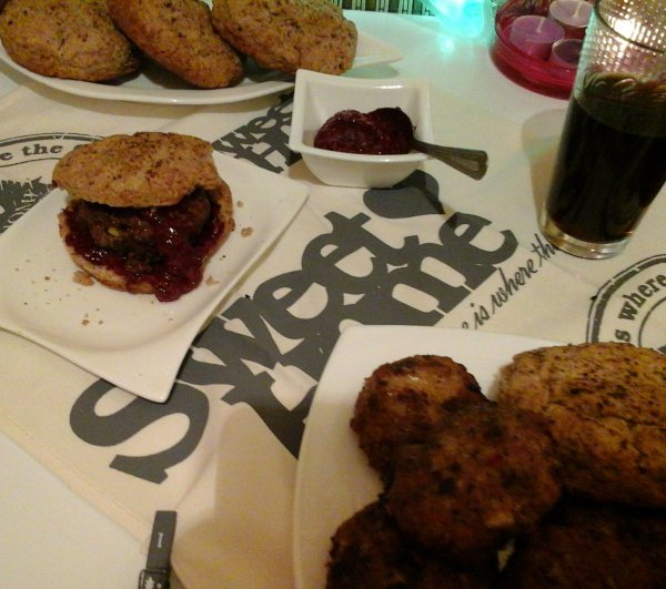 Kanadai zsályás pulyka burger-vajas-rozsos pogácsával-málnás ketcuppal6