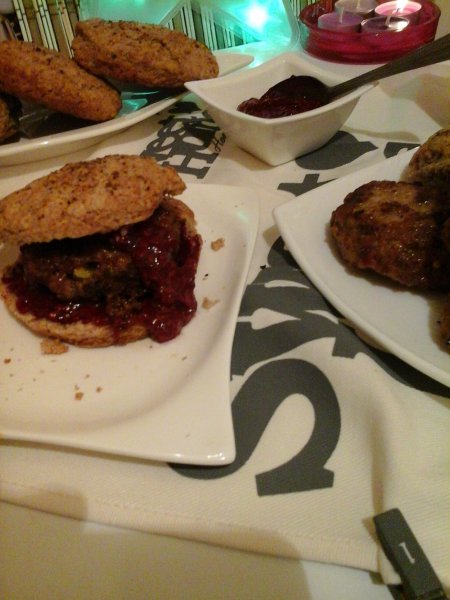 Kanadai zsályás pulyka burger-vajas-rozsos pogácsával-málnás ketcuppal8