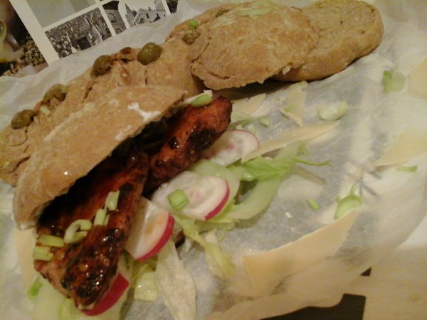 Pikáns csirkés ciabatta salátával6