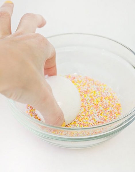 Cover Egg With Glue And Dip In Sprinkles1